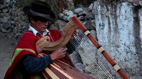 Sigo siendo/ Kachkaniraqmi (I Still Am)