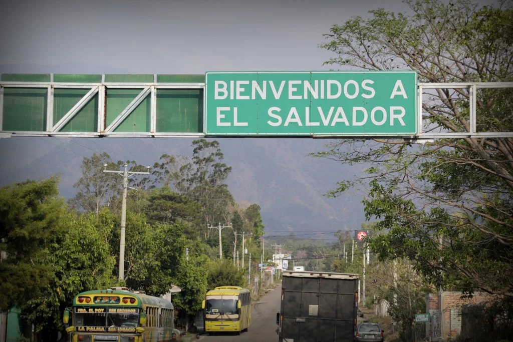 Un Clamor de 6000 KM (A Cry 6000 KM Long)