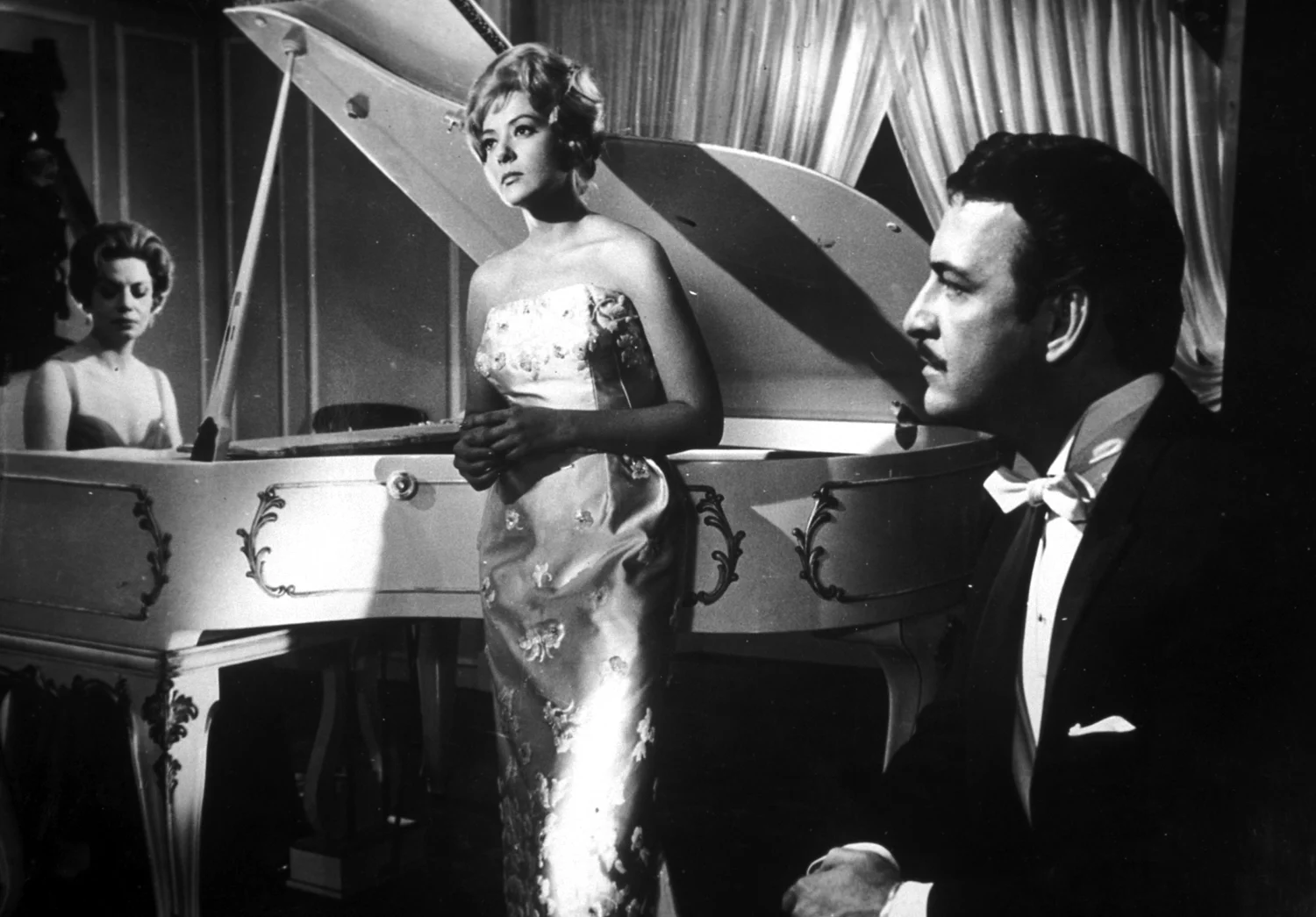 El ángel exterminador (The Exterminating Angel)