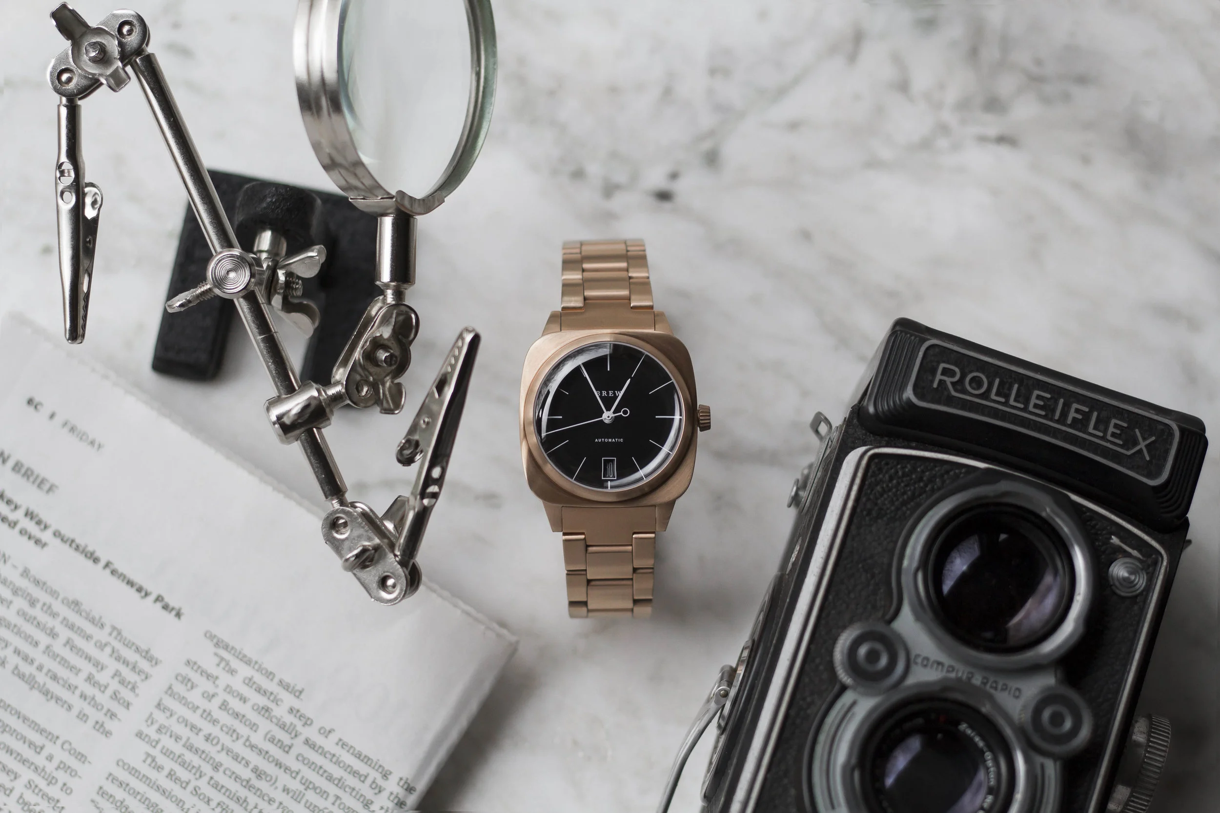 Rosegold Flatlay-Magnifyglass-Camera-002.jpg