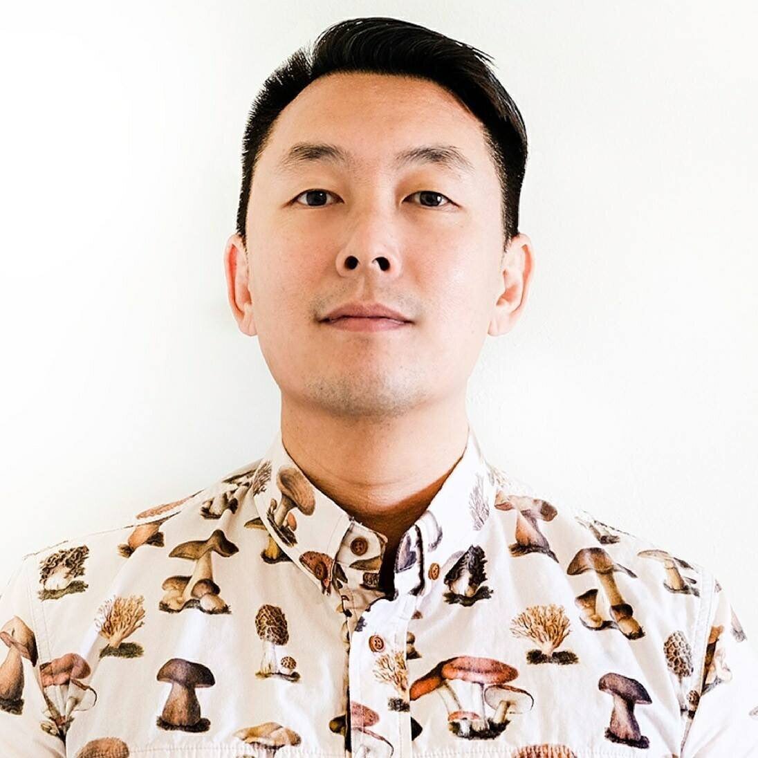 Design &amp; Tech journalist Gregory Han @typefiend on home office ergonomics, the thrill of going viral, and long hot baths. #homewerk #people #depthoffield #interview #journalist #profile