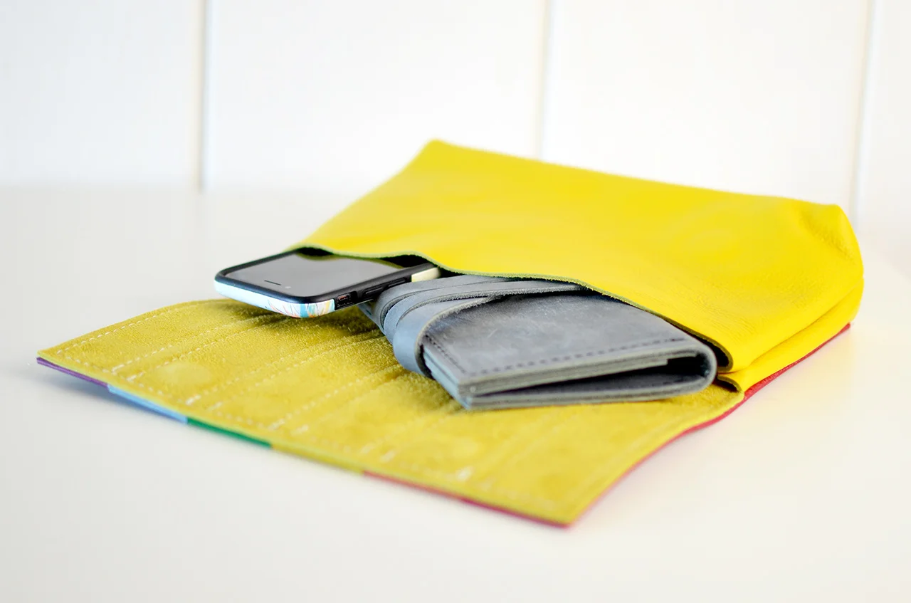 Yellow_interior.jpg
