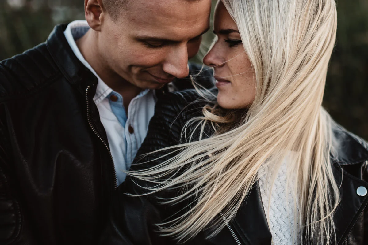 jere-satamo_wedding-photographer-finland_valokuvaaja-turku-kihlakuvaus-004.jpg
