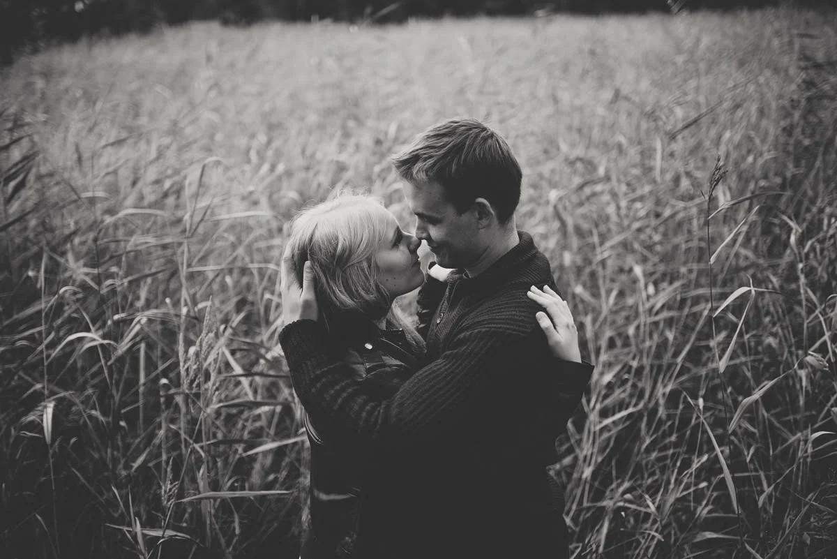 jere-satamo_wedding-photographer-finland_valokuvaaja-turku-kihlakuvaus-008.jpg
