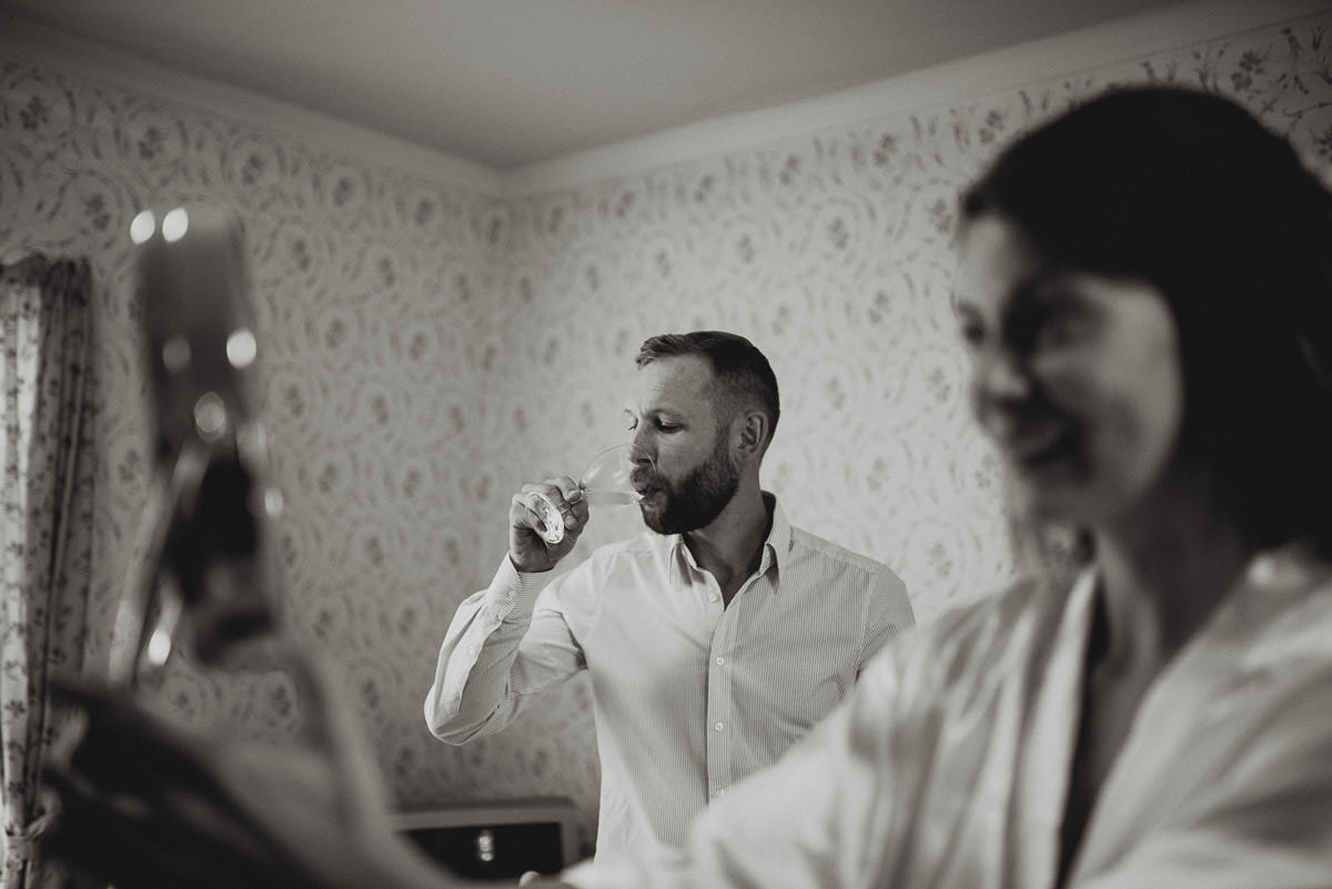 jere-satamo_valokuvaaja-turku_wedding-photographer-finland-mathildedal-013.jpg