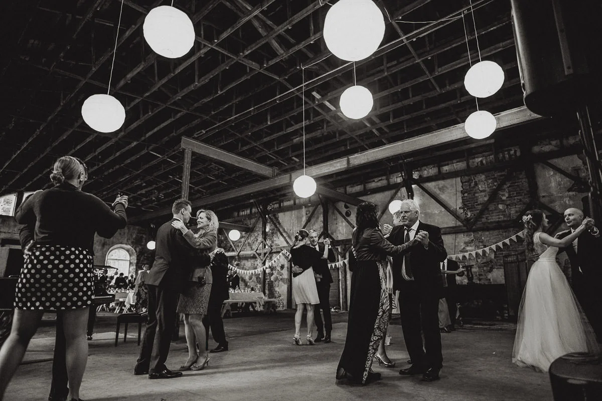 jere-satamo_valokuvaaja-turku_wedding-photographer-finland-mathildedal-144.jpg