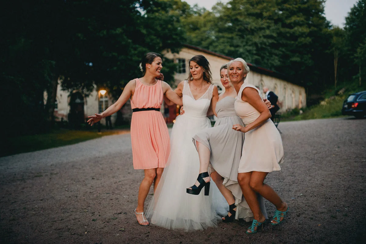 jere-satamo_valokuvaaja-turku_wedding-photographer-finland-mathildedal-154.jpg