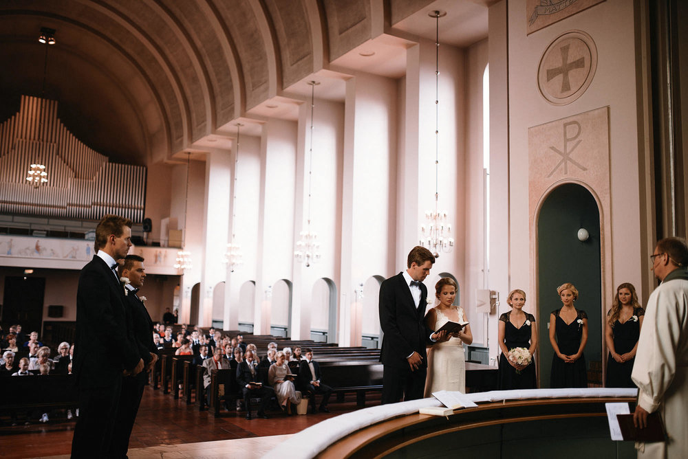 manilla-martin-kirkko-wedding-photographer-jere-satamo-250-web.jpg