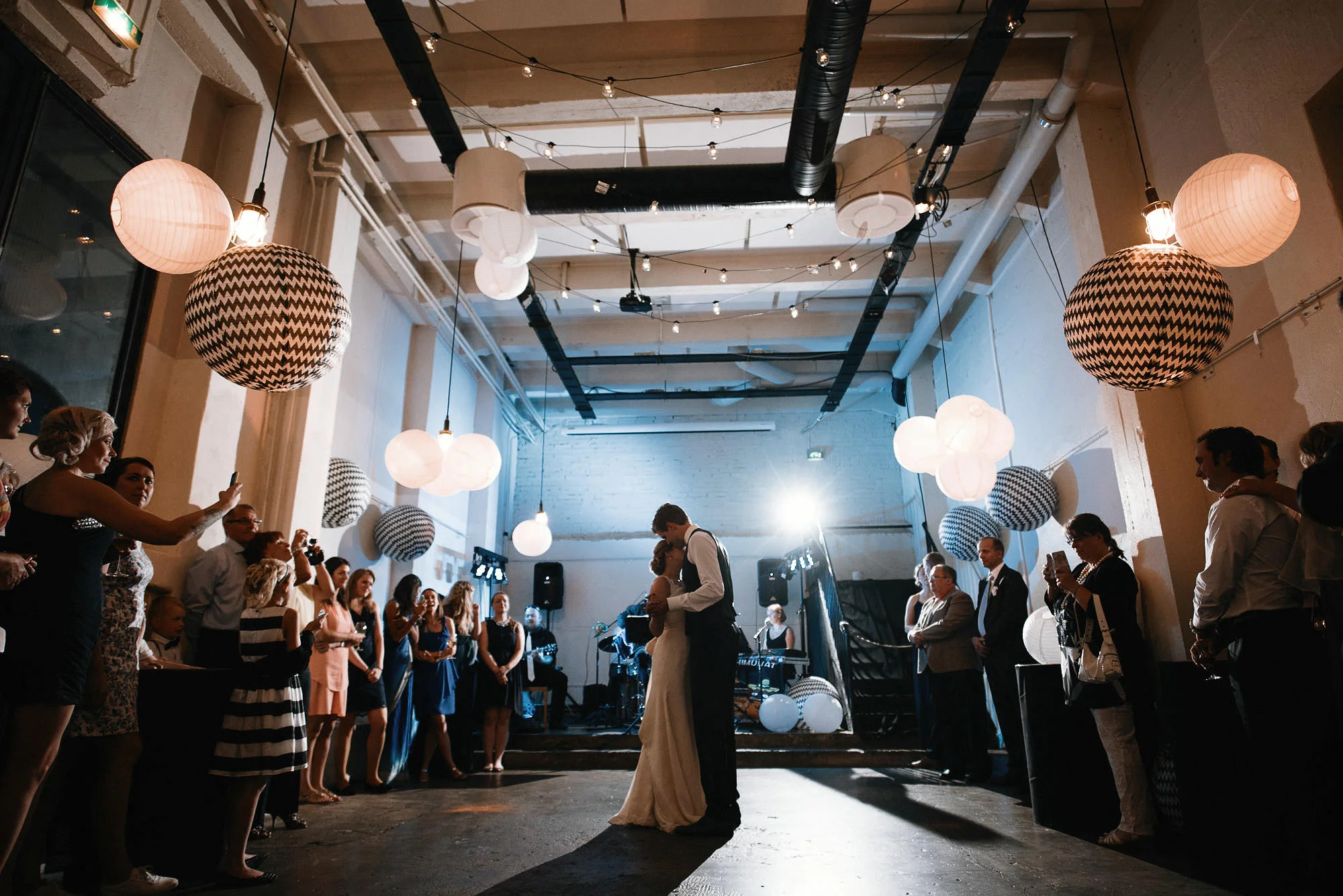 manilla-martin-kirkko-wedding-photographer-jere-satamo-610-web.jpg
