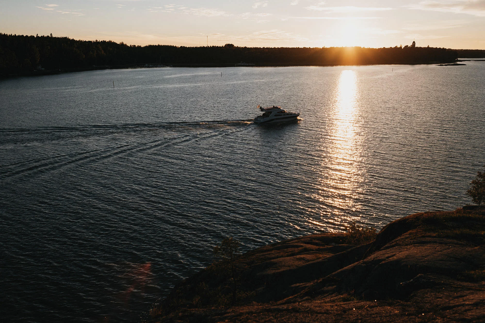 kihlakuvaus-naantali_valokuvaaja-helsinki-pariskuntakuvaus-jere-satamo-023-blog.jpg