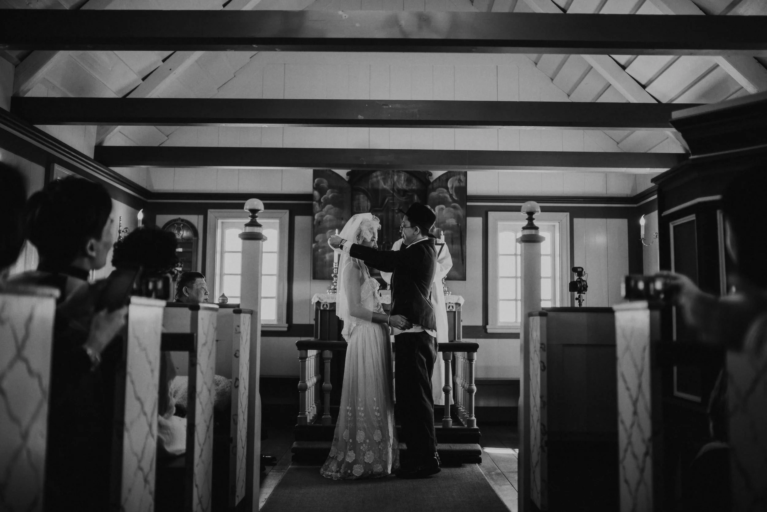 jere-satamo-wedding-photographer-iceland-budir-weddings-014-web.jpg