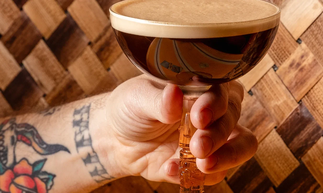 This Sober Bartender Makes Perfect Cocktails Without Ever Tasting Them