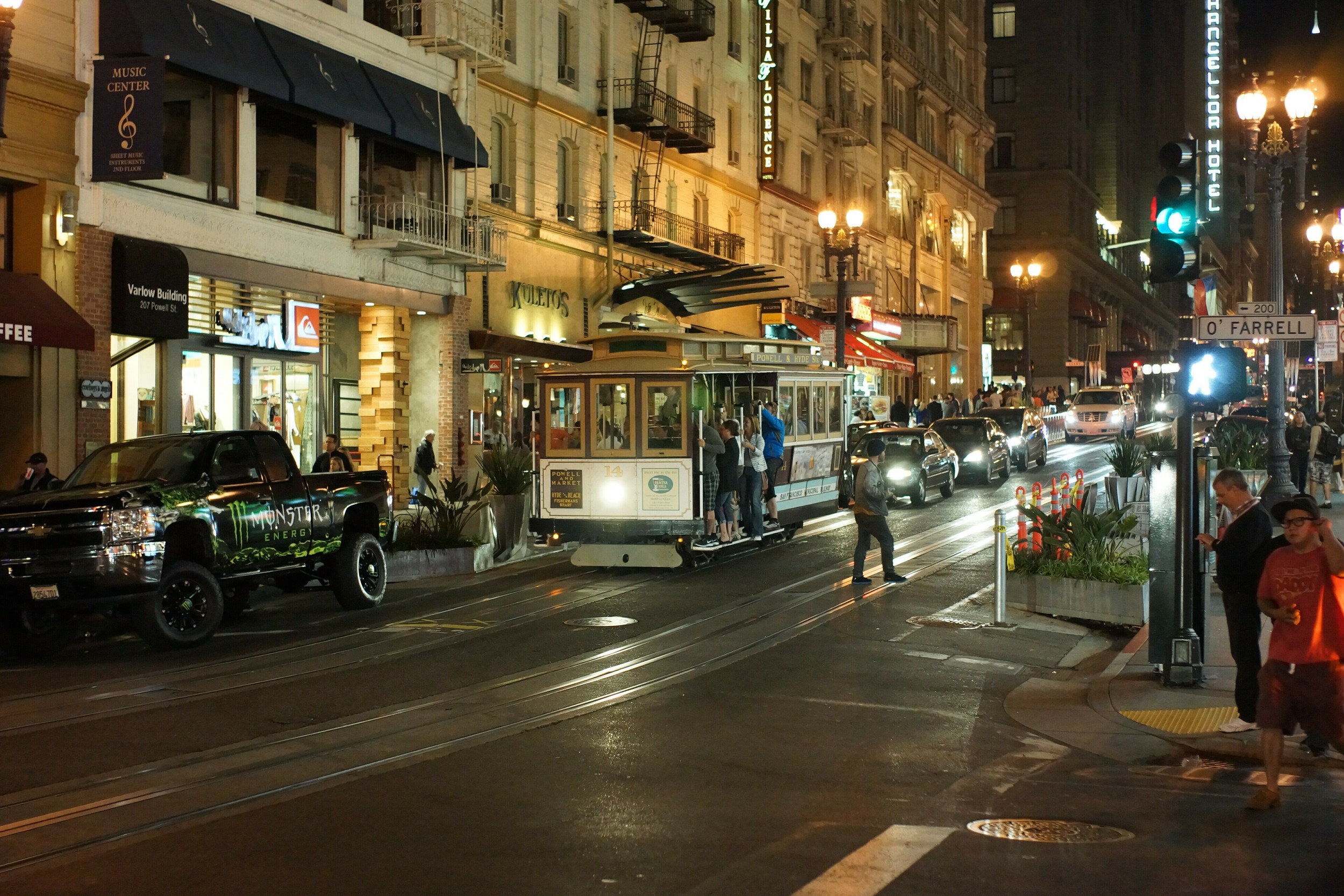 Powell Street cable car.jpg