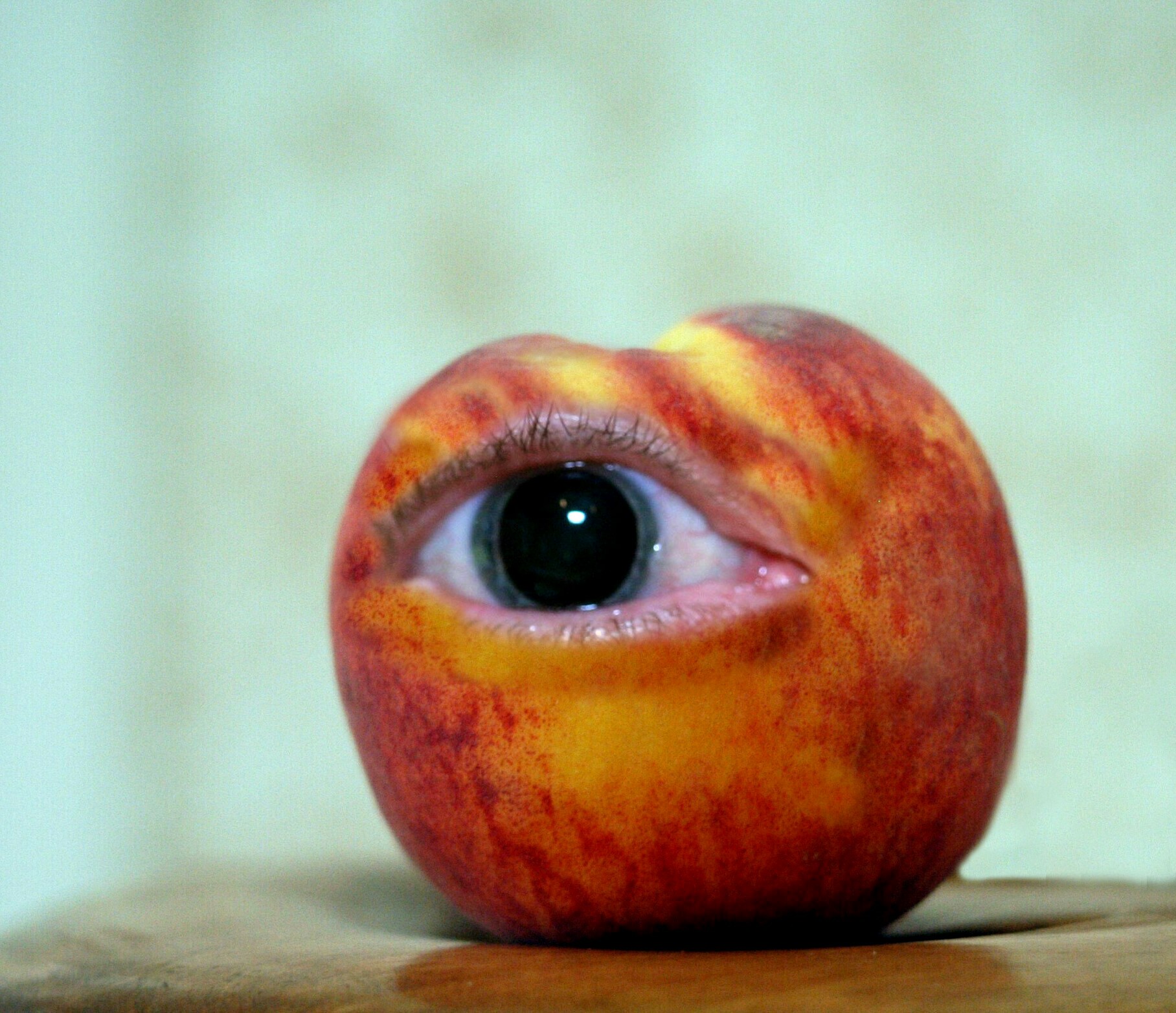 peach eye.jpg
