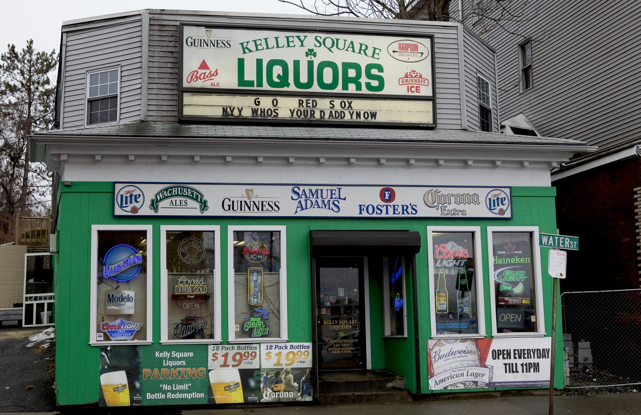 Kelley Square Liquors.jpg
