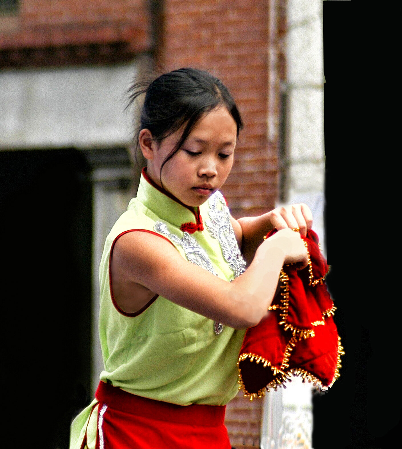 chinatown festival dancer-edit.jpg