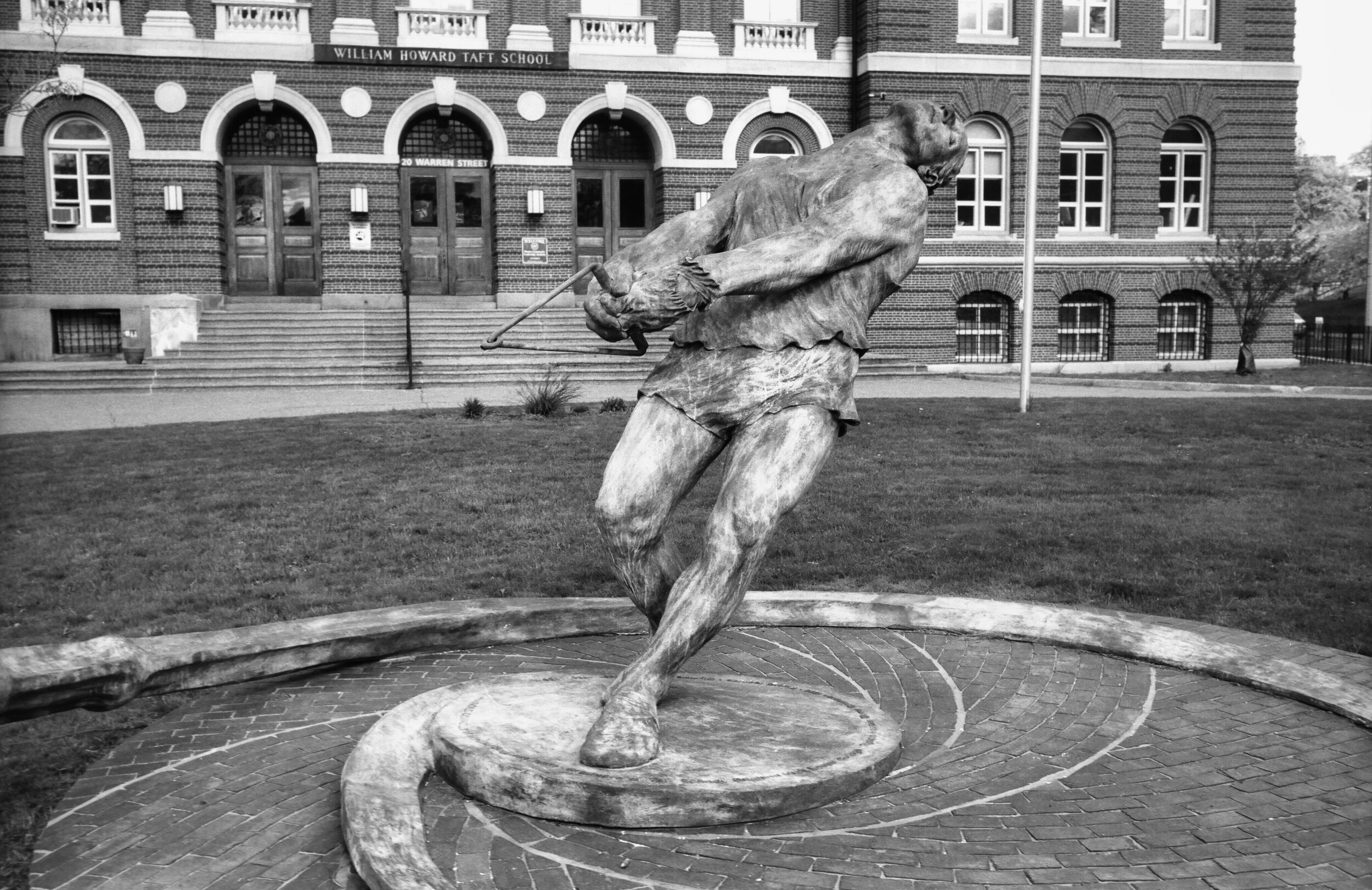 Harold Connolly Statue.jpg