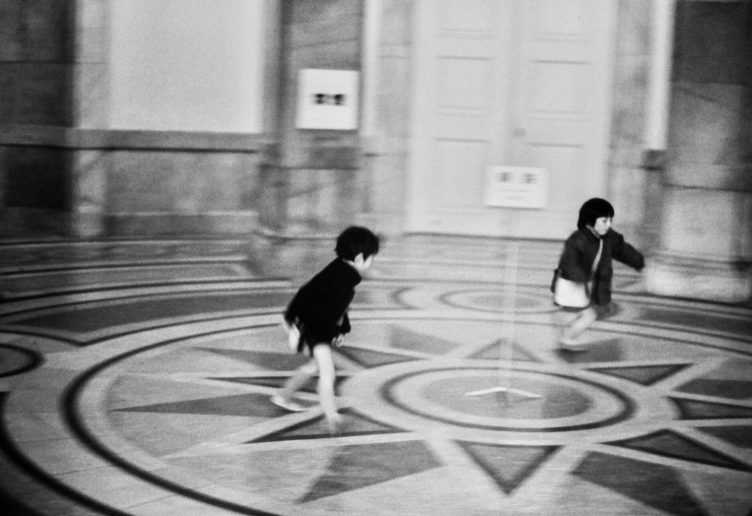 museum children in Tokyo-b&w.jpg