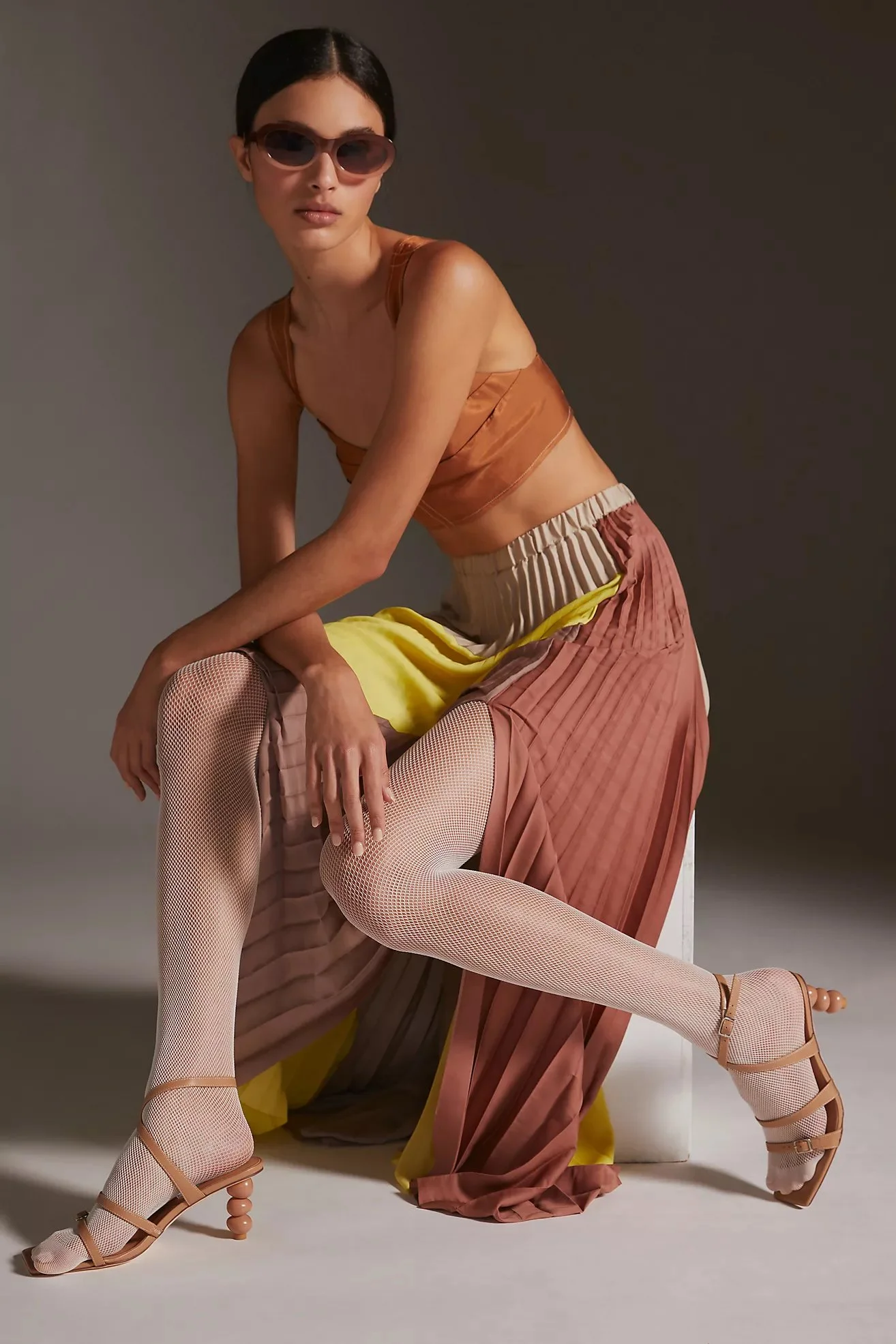64204761_011_b.jpg