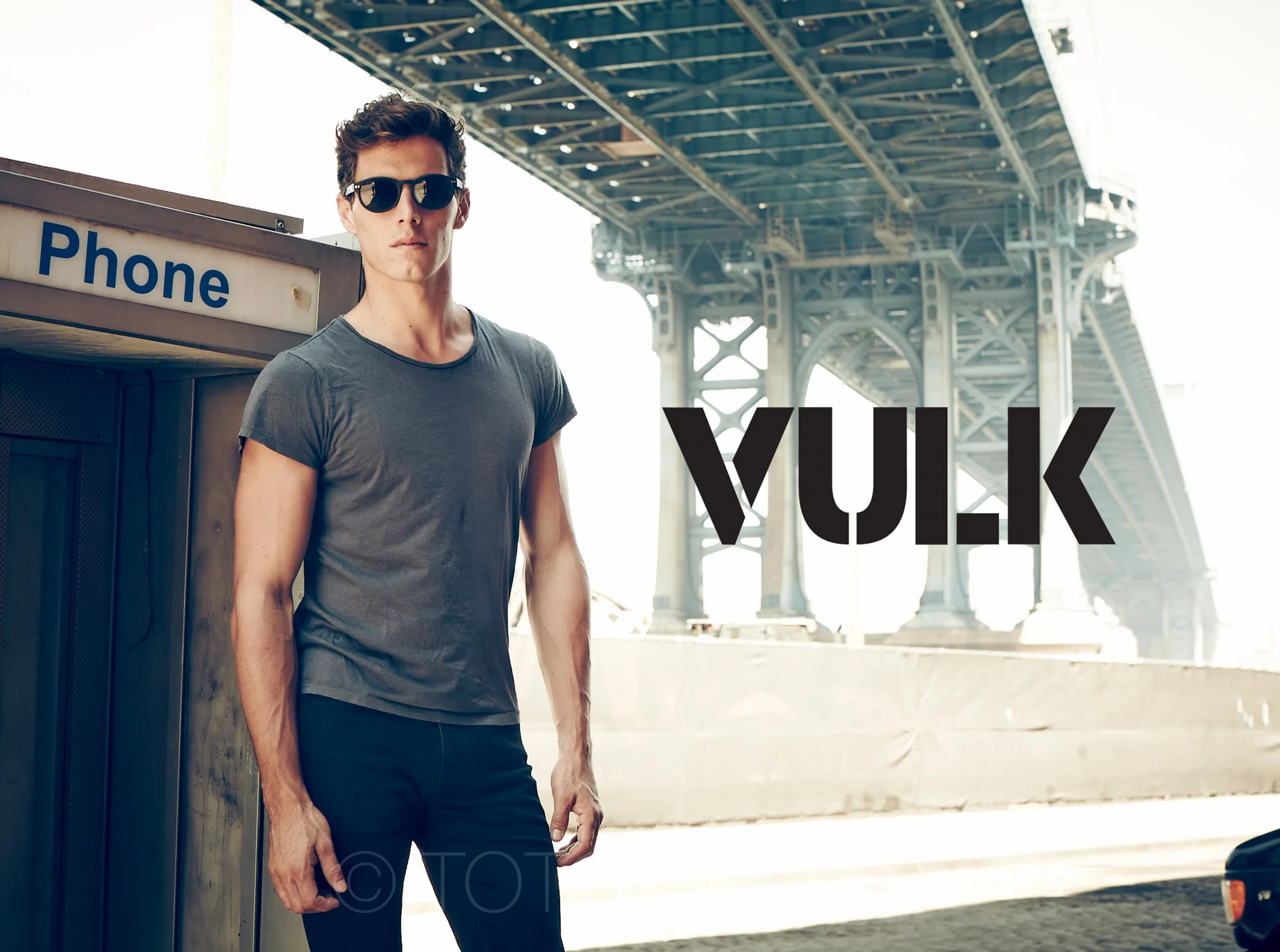 TOTOCULLEN_VULK_MEN15_0893 with logo.jpg