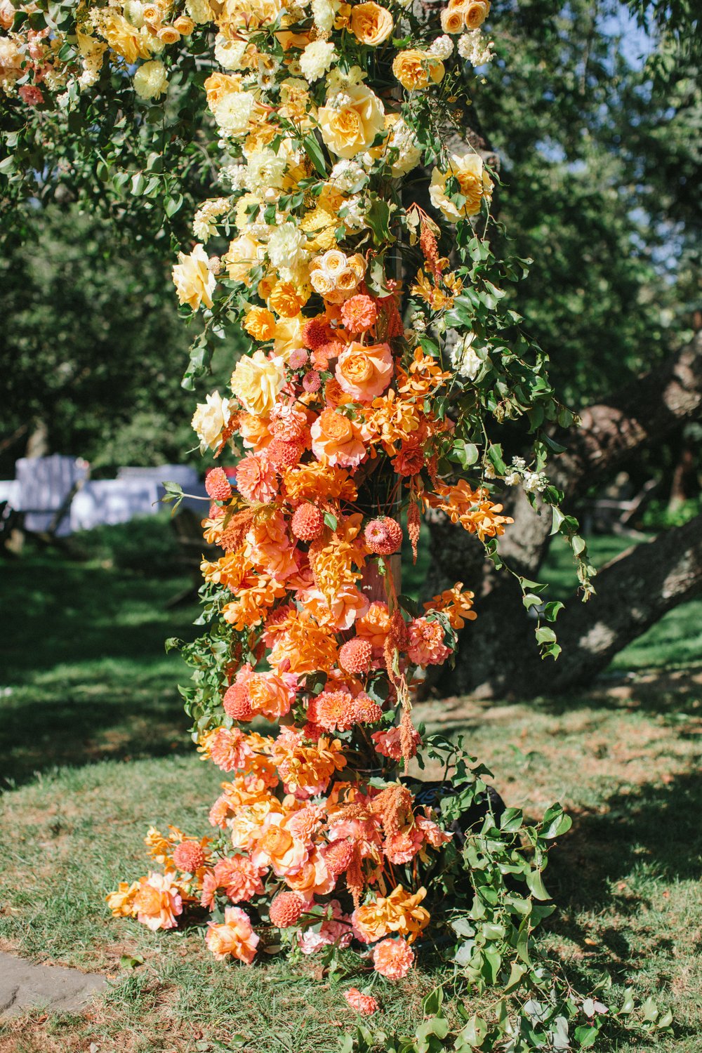Vibrant_Classic_Sole_East_Hamptons_Wedding_Flowers1.jpg