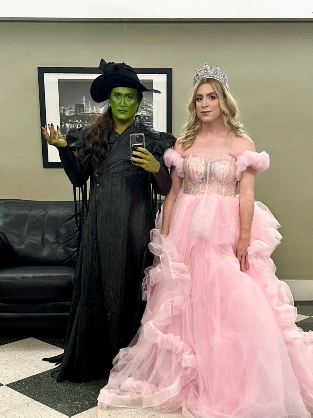 that&rsquo;s a wrap on halloween 2025, we had a wicked good time dancing the night away @heidiklum halloween party!!! xoxo glinda and elphaba 💋 #wicked #halloween #couplecostumes #heidiklumhalloween #glinda #elphaba
