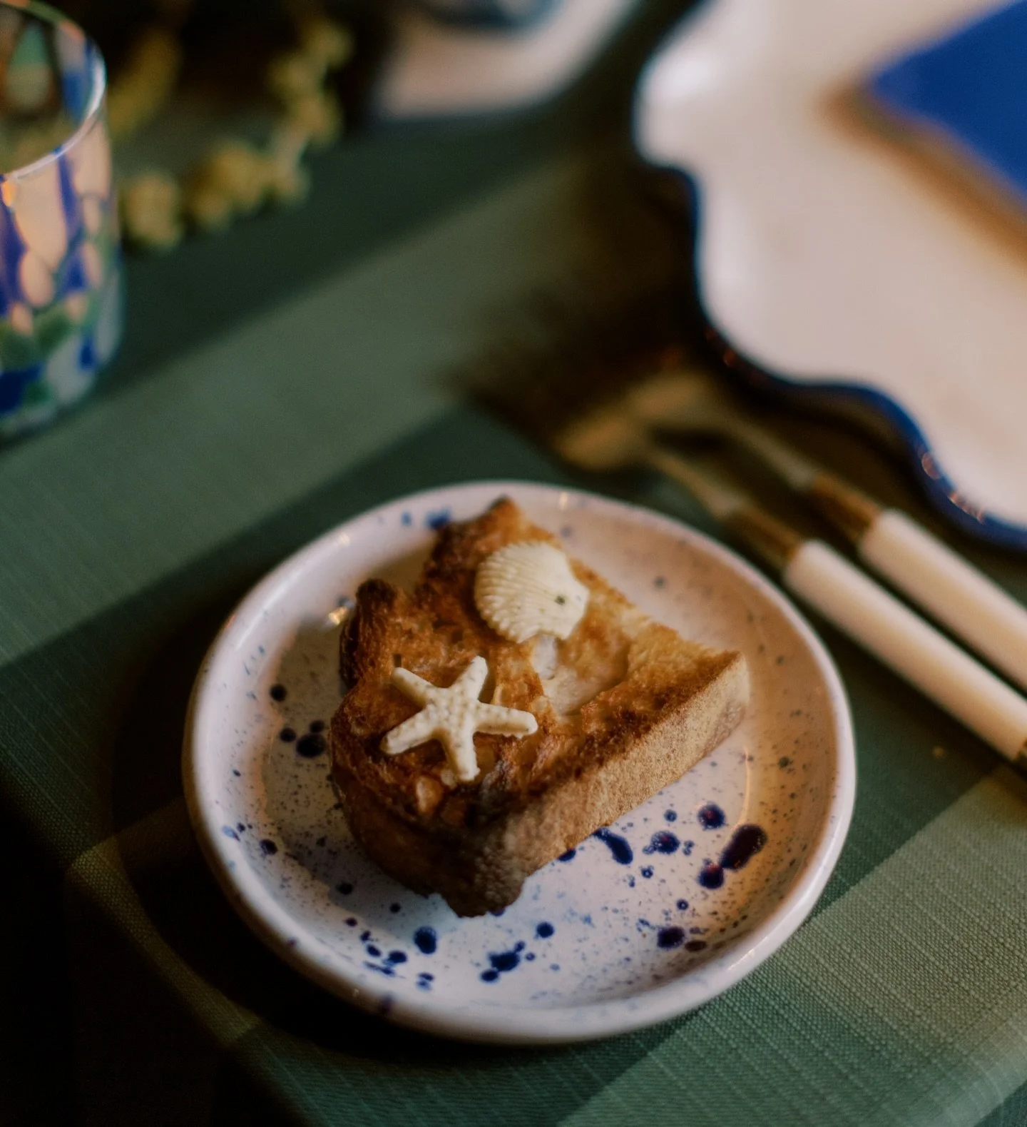 everything&rsquo;s better with cute and delish butter!!! loved sharing my favorite food trend for weddings with @latimes including my obsession with elevating butter, like these seashell butters from my own wedding made by the talented @thetreateryli