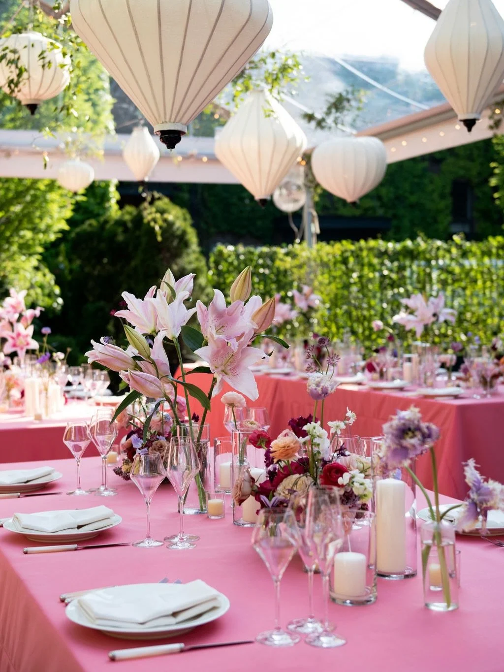 how to have a non-cheesy, chic valentine&rsquo;s day wedding @latimes unless cheesy is your thing, then lean in and ignore this fab article from @pallywally_ for @latimesstudiosweddings #valentinesday #valentinesdaywedding #pink #red #jovemeyerevents