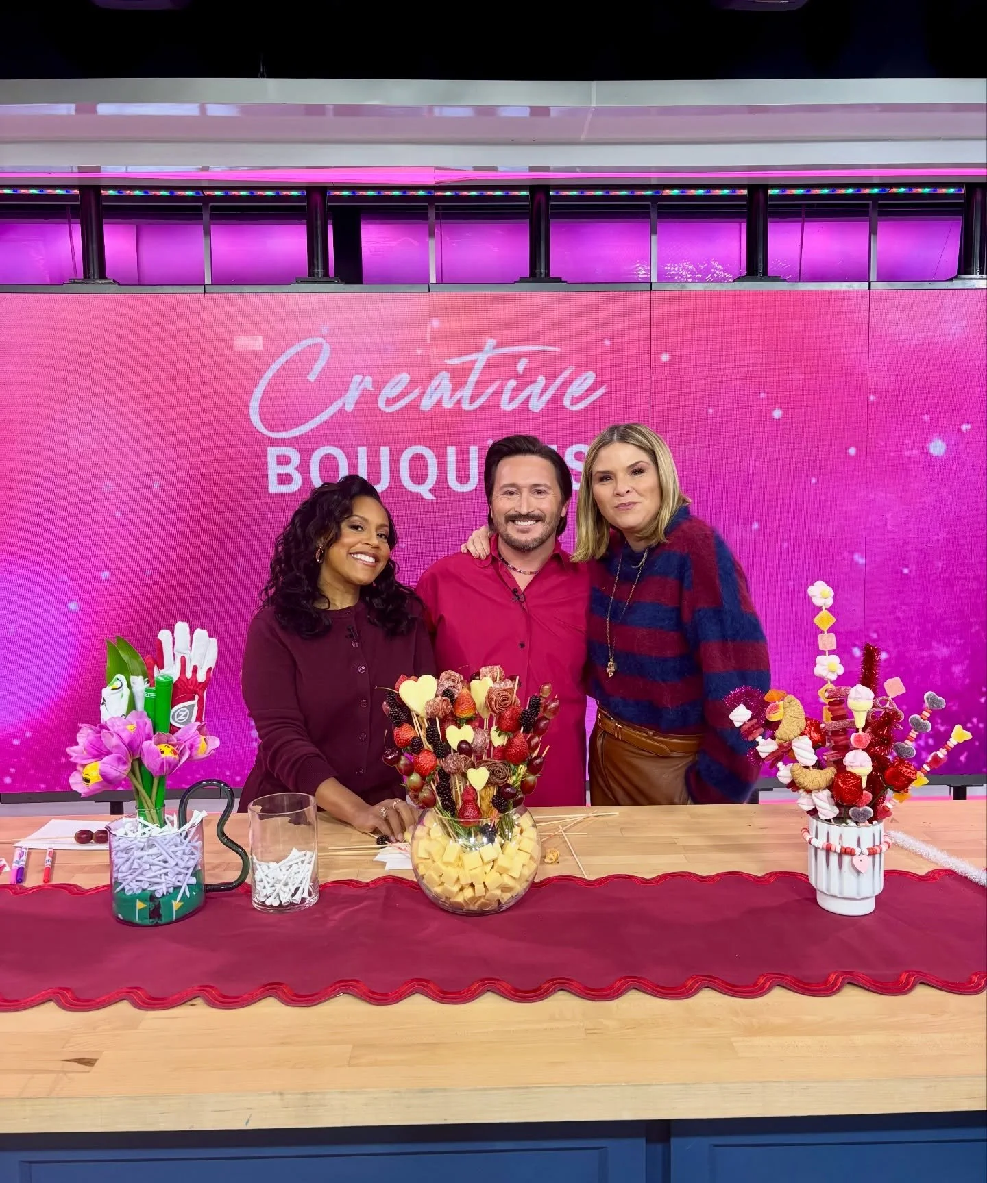 what a fun monday morning w/ @jennasheinelle sharing four ways to level up your #valentinesday bouquets for your gays, gals, loves, friends or yourself!!! from @florencebymills beauty products to golf supplies, a charcuterie bouquet from @thegrazingb