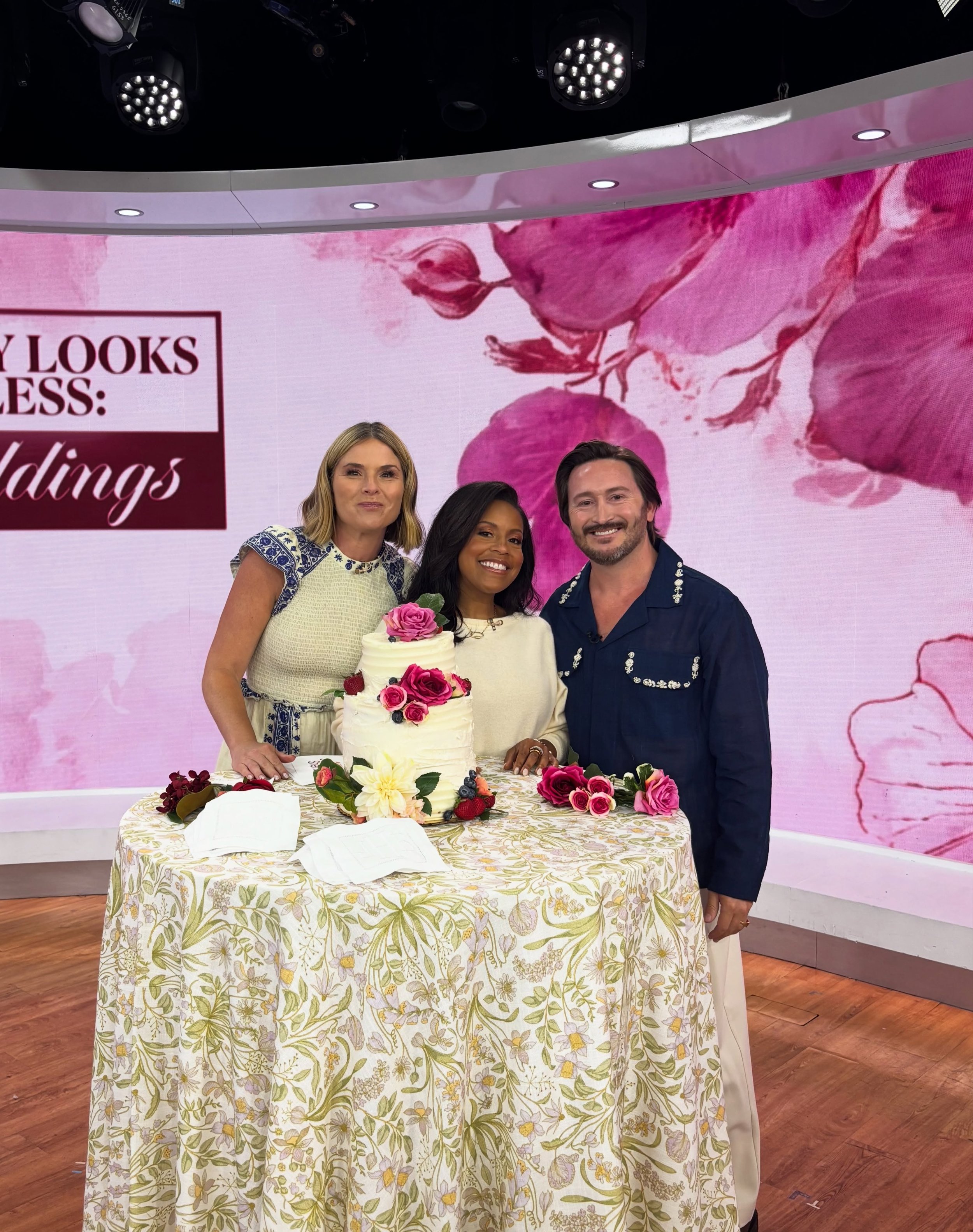 luxury wedding looks for less @jennasheinelle 💕 so fun sharing ways to save money on your wedding without sacrificing the vibes!!! adore you @jennabhager + @sheinelle_o 🫶 big thanks to @sbblooms 🌸 for the flowers @bbjlatavola 🩵 for the linens and