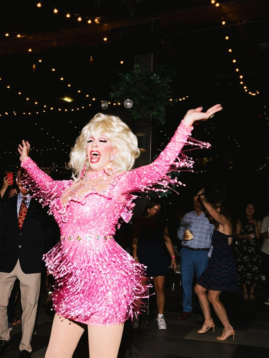 may we all be more like dolly!!! she&rsquo;s an icon to so many and one of my favorite quotes from her is &ldquo;i think everybody should be allowed to be who they are, and to love who they love.&rdquo; - dolly parton 

this is your sign to have doll