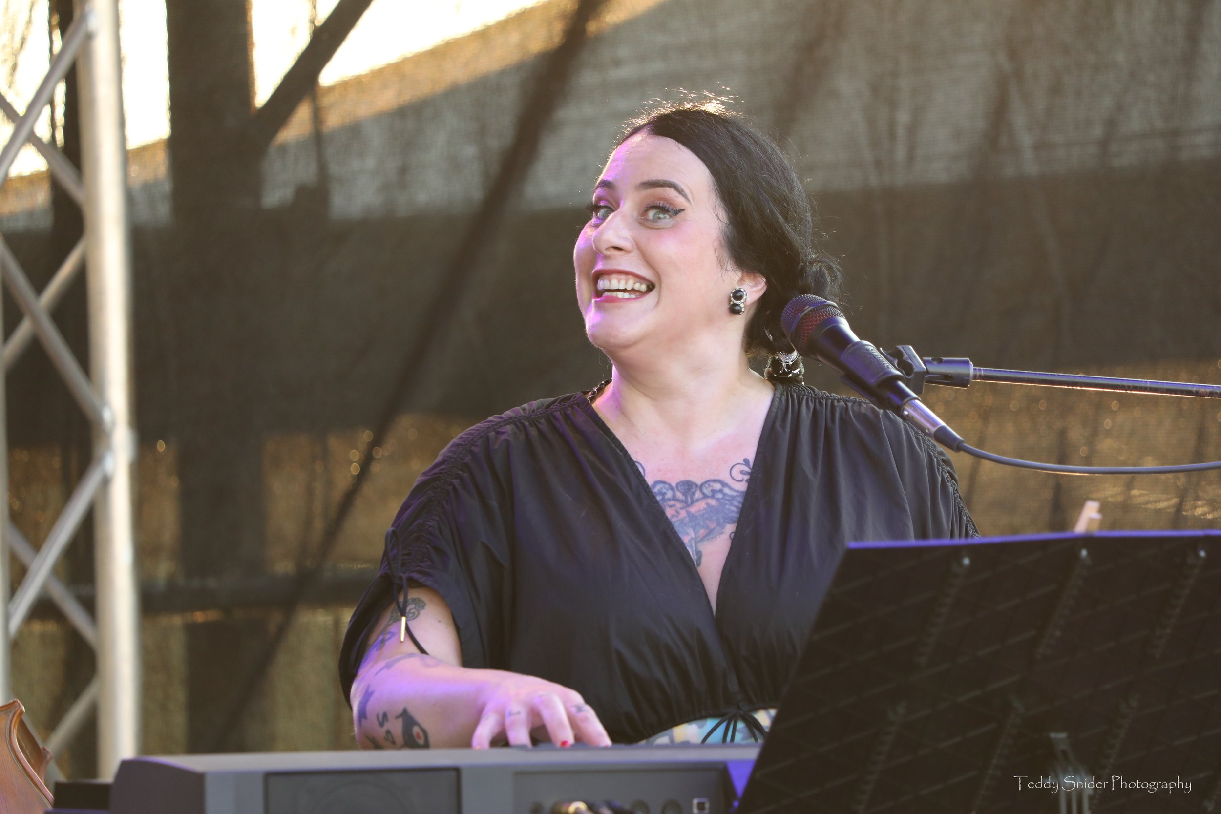 Davina & The Vegabonds 8-6-26 (79).JPG