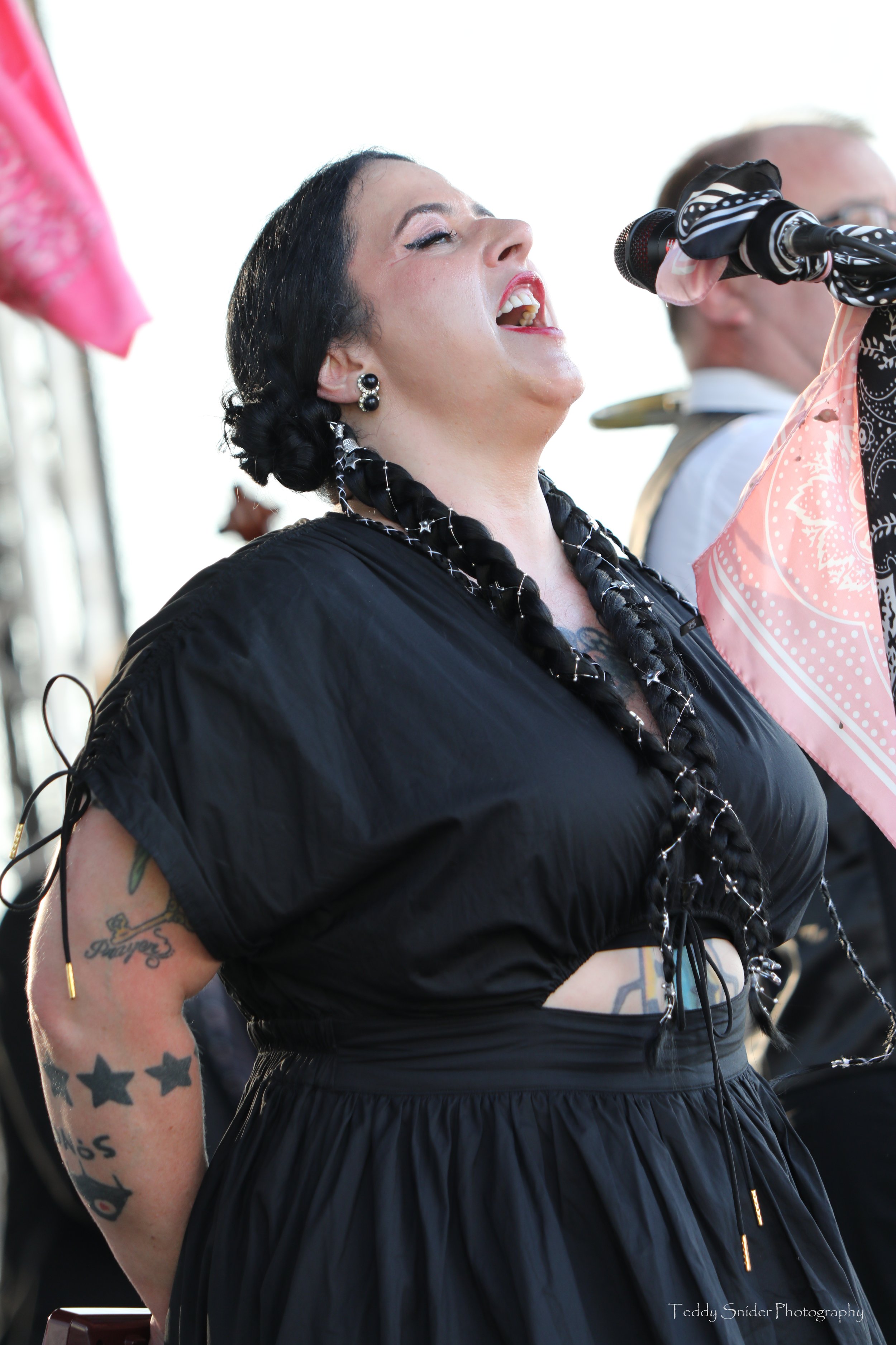 Davina & The Vegabonds 8-6-26 (43).JPG