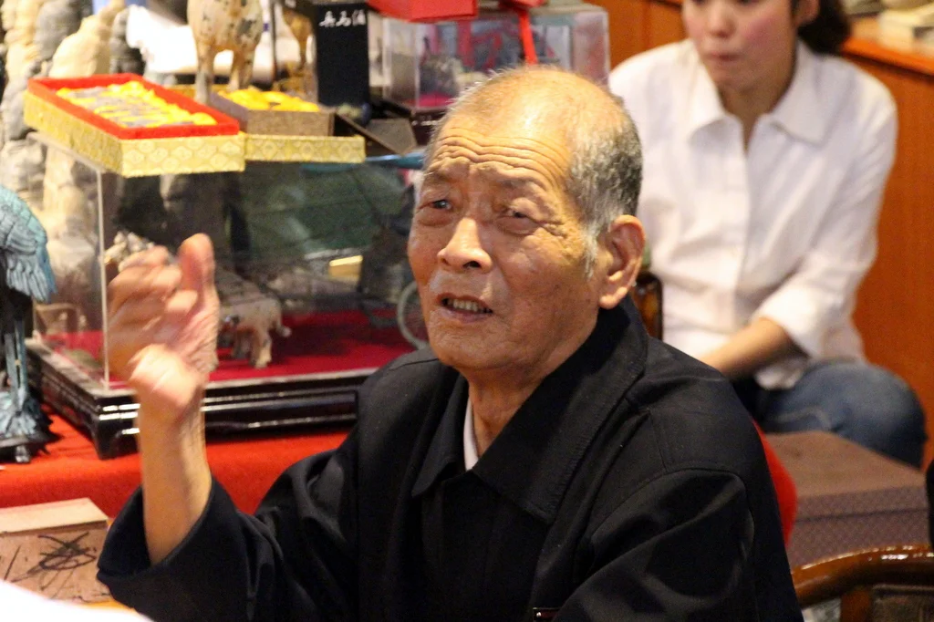 Xi'an: In the shop outside of the Terracotta Warriors, you can meet the man who discovered the warriors 1974. If you buy his book, he will sign it.