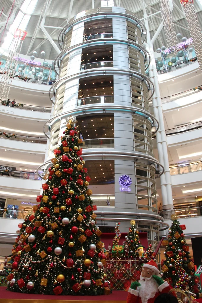 The main Christmas tree in the mall below the Petronas Towers. A live Santa and choir were scheduled to appear a few hours later.