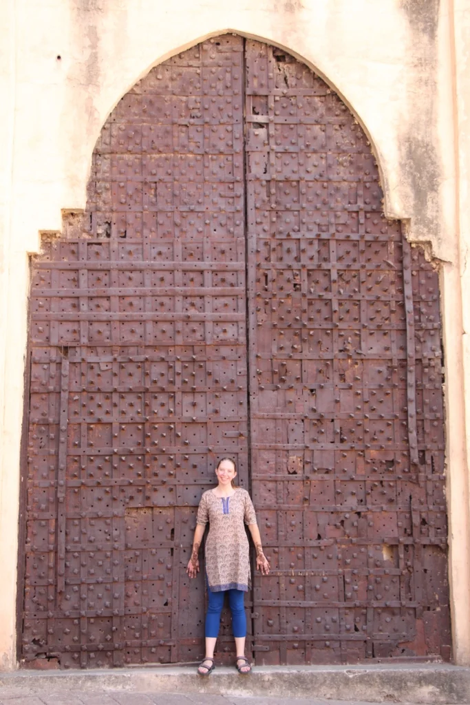 Showing off my henna and sweet new Indian wardrobe inside Jodhpur Fort. The outside of the fort looked straight out of Harry Potter in some sections.