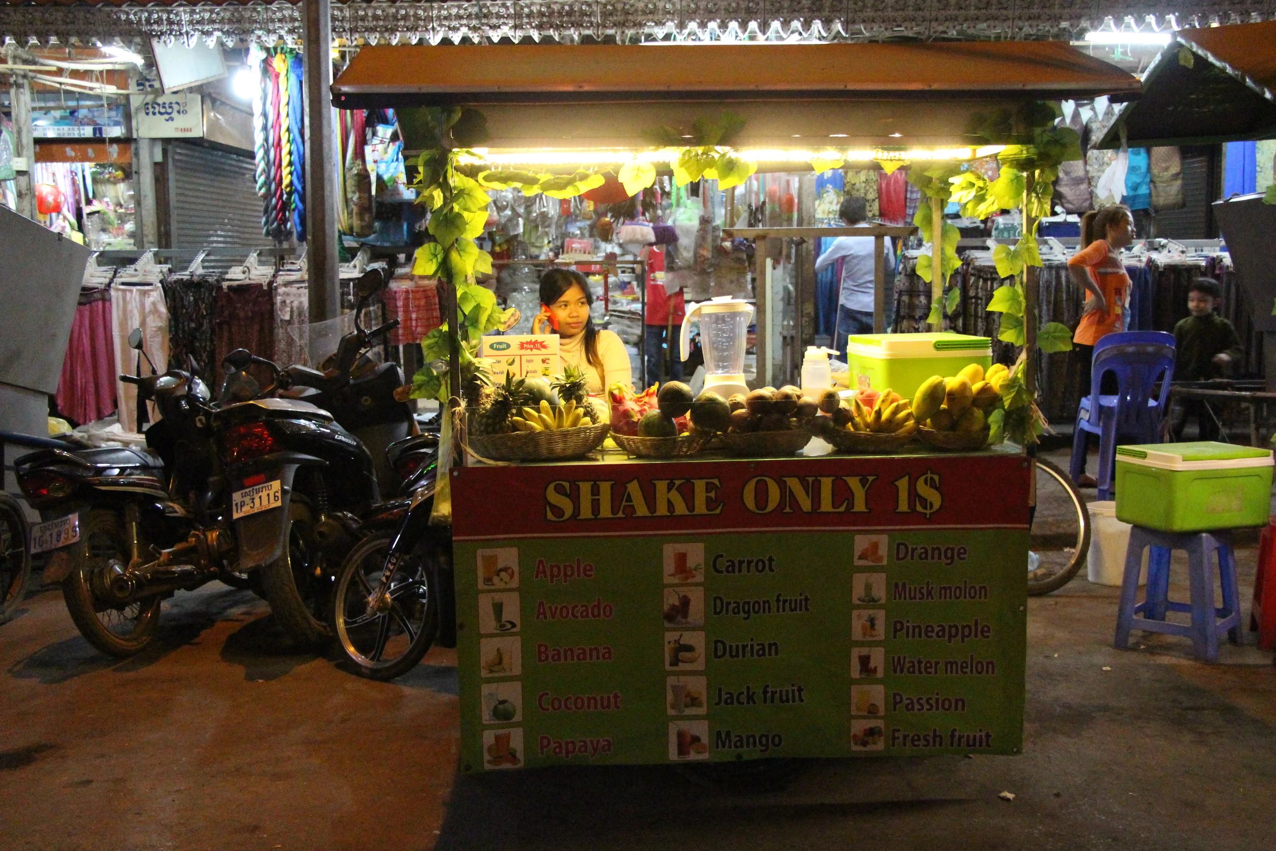 Dear Fruit Shake Ladies of Southeast Asia: I looooove youuuuuuuu!!!!!!