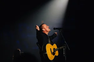 Chris Tomlin leads at Passion 2015