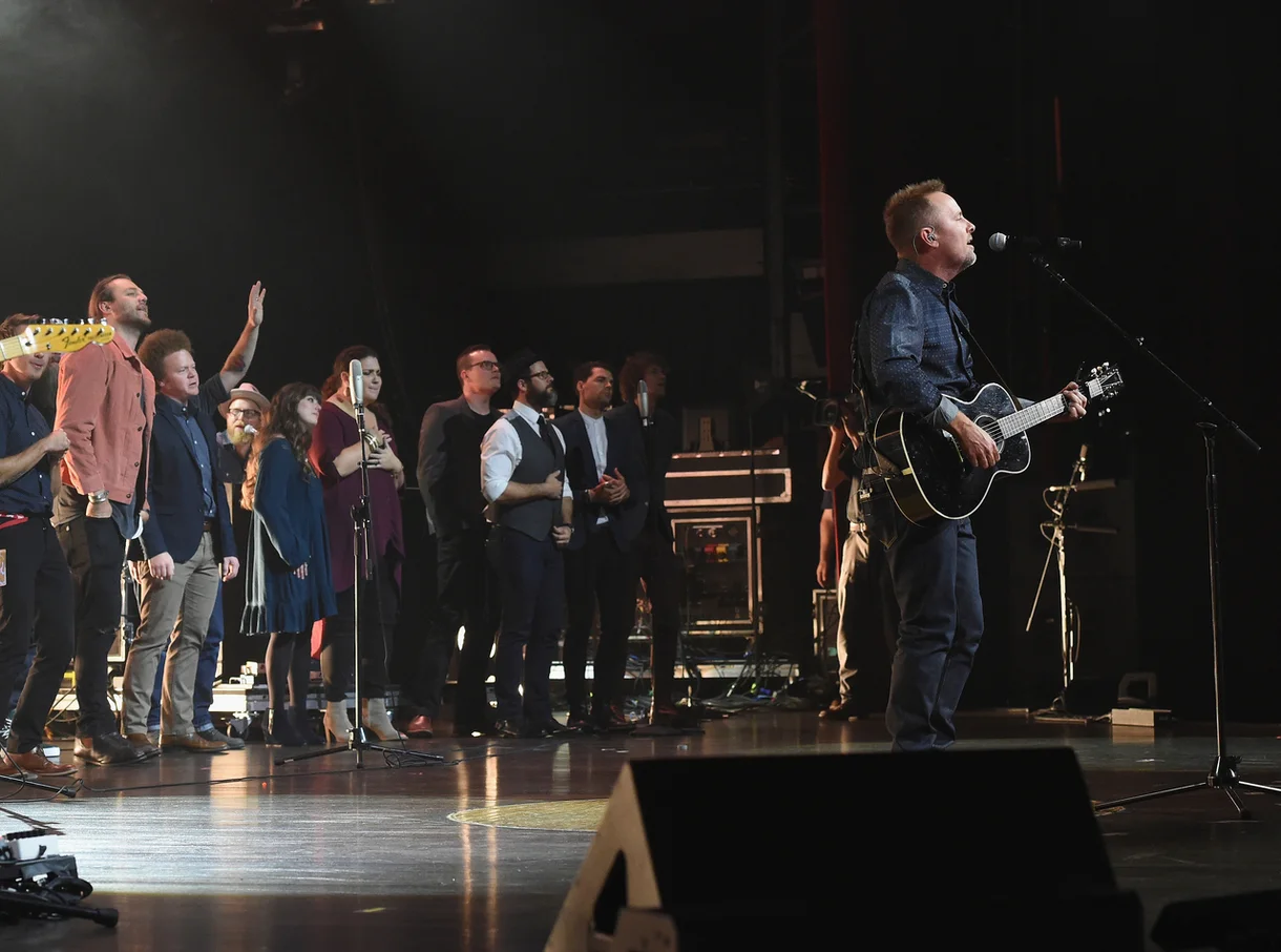 GETTY Images - Tomlin sings "Good Good Father" at 2016 K-LOVE Fan Awards