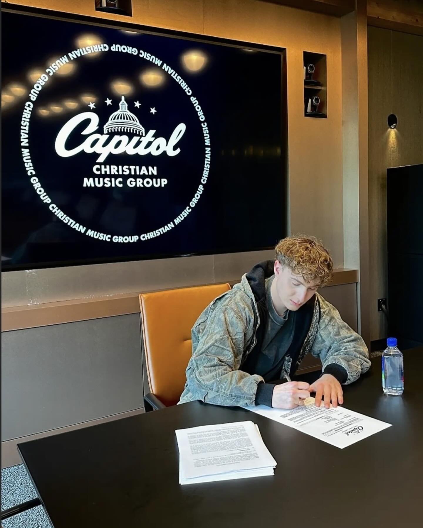 Capitol Christian Music Group (CCMG) is pleased to announce the signing of innovative hip-hop/pop artist gio. The&nbsp;21-year-old&nbsp;officially launches his major label career with the release of his debut single, &ldquo;reality,&rdquo; available 