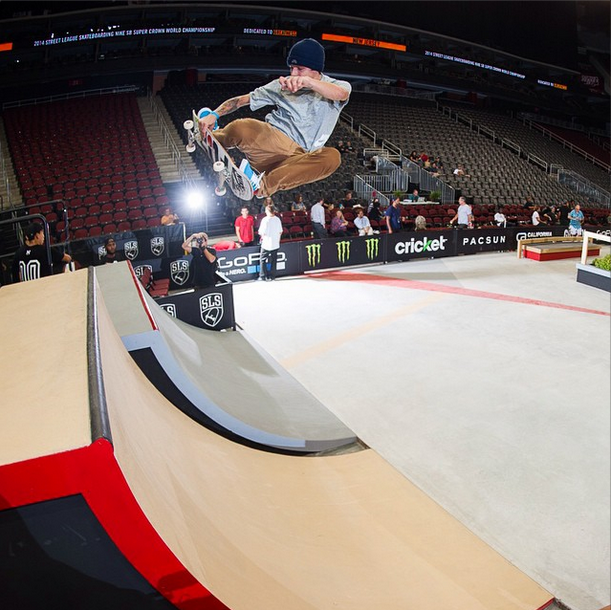 I did not do anything nearly this sick on the above quarterpipe. Luan Olivera, frontside air. Via @streetleague .