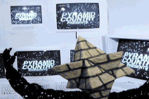 A Country of Pyramids, New Blog Stylez and Rad Step Dads