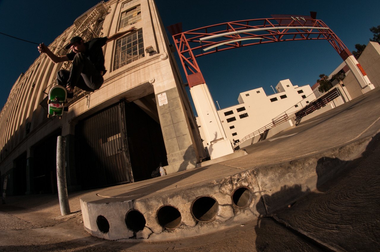 Switch ollie. Photo: Sean Michon