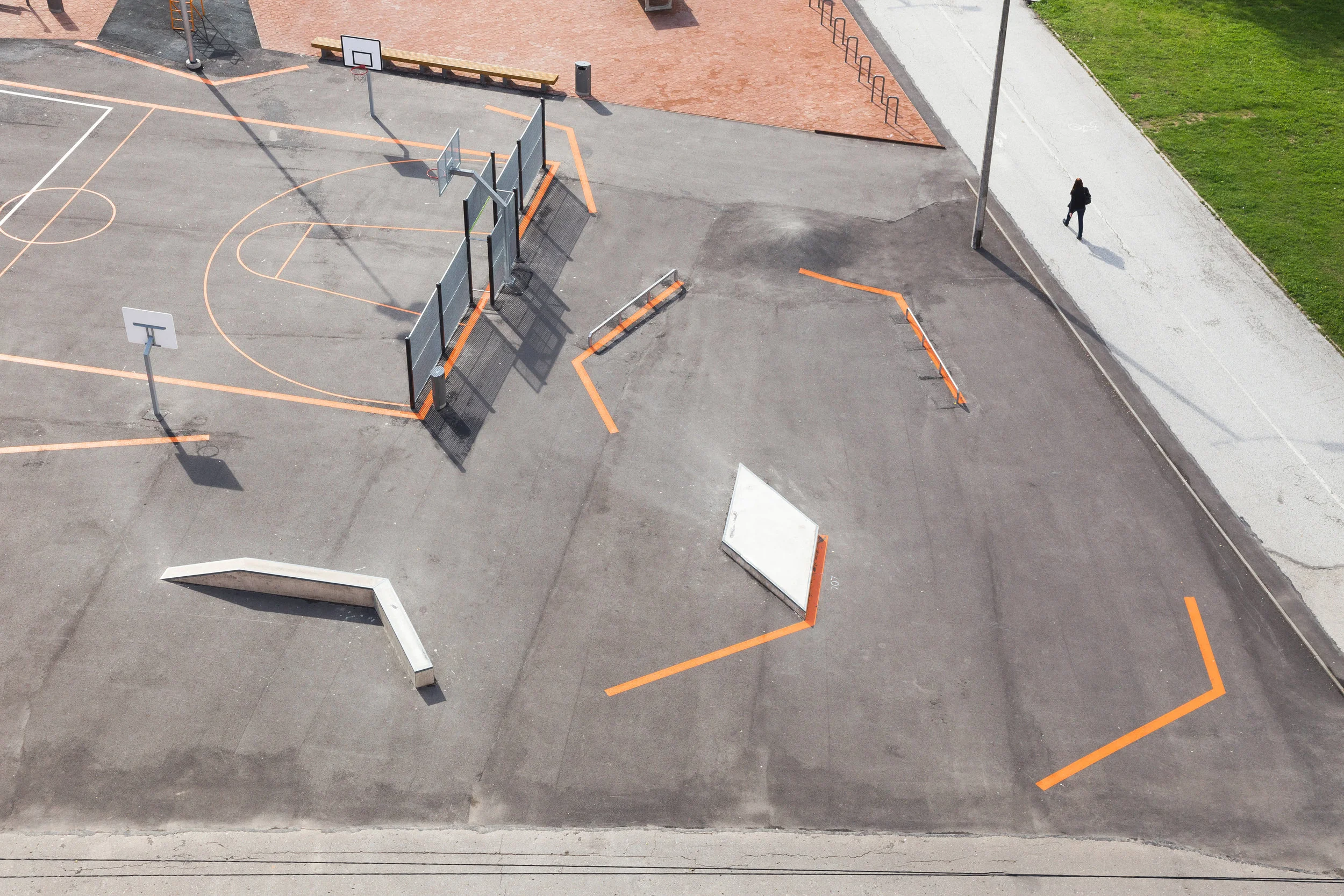 We could use more of this in the US – public space that encourages skateboarding. 