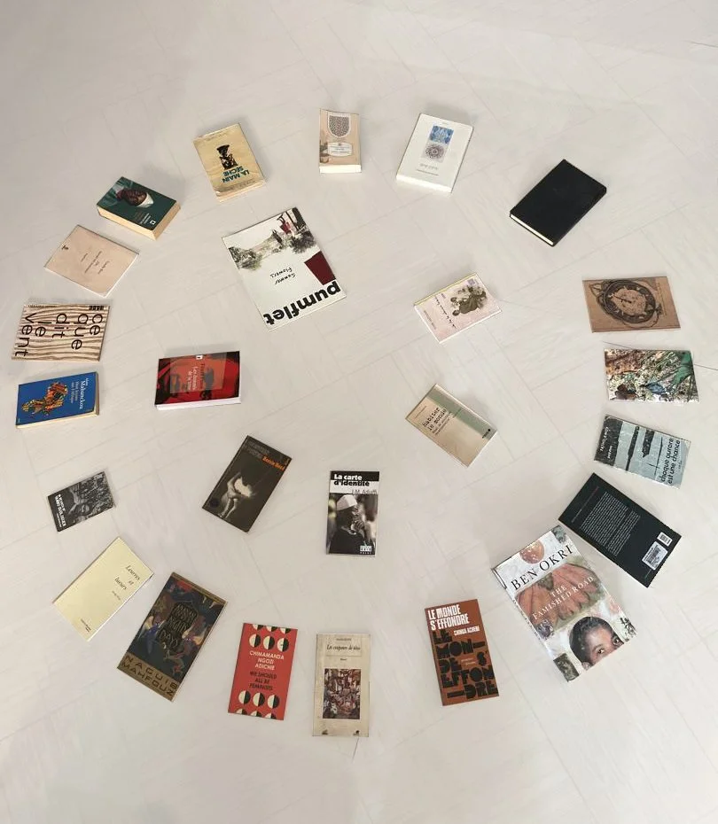 circulo de libros edit.jpg