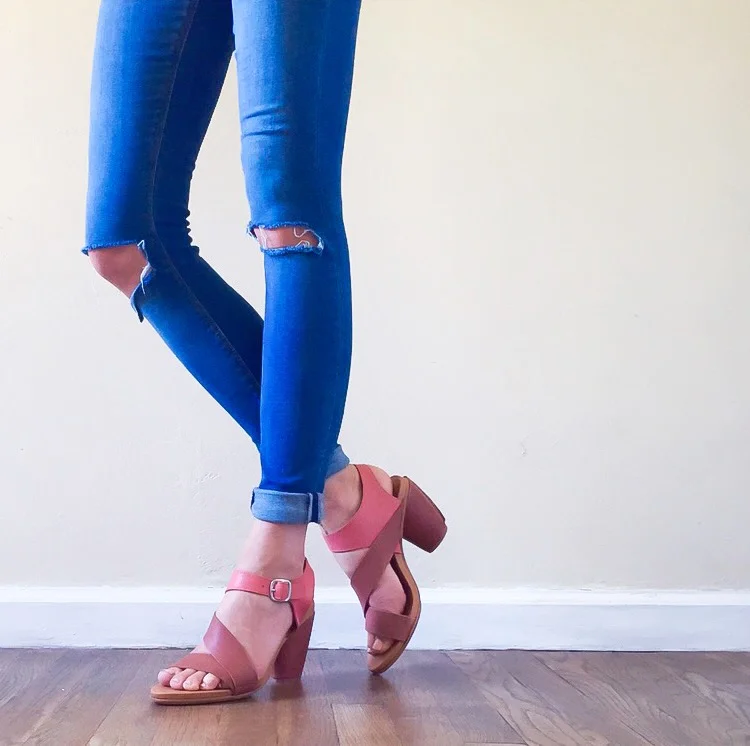 Shoes: c/o EMU Australia. Jeans: Asos. Exact pair sold out, see similar here and here . 