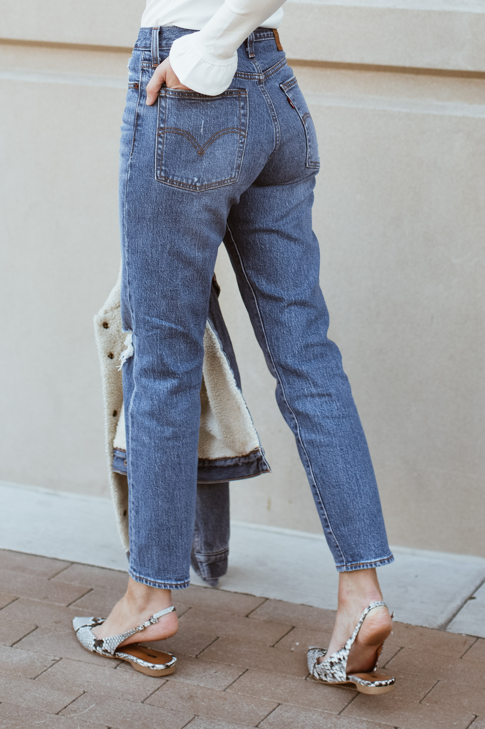 Levi's Wedgie Jeans — Girl Meets Gold