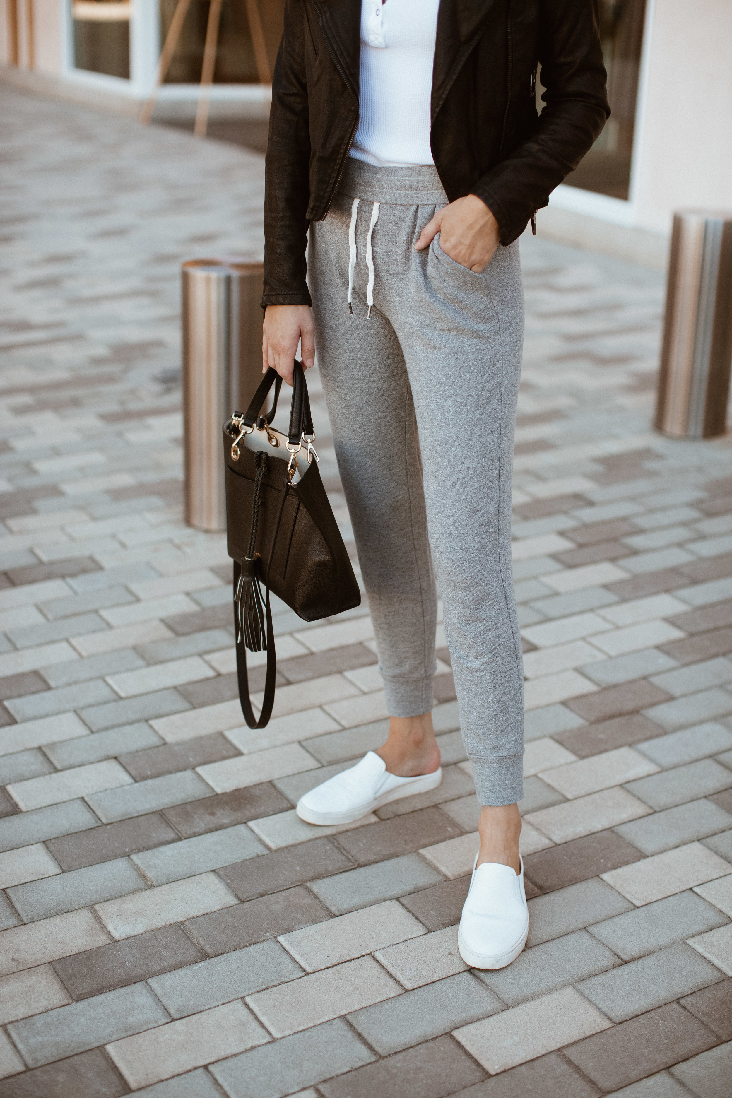 An Easy Way to Look Stylish Wearing Joggers  Joggers outfit, Athleisure  outfits, Jacket outfit women