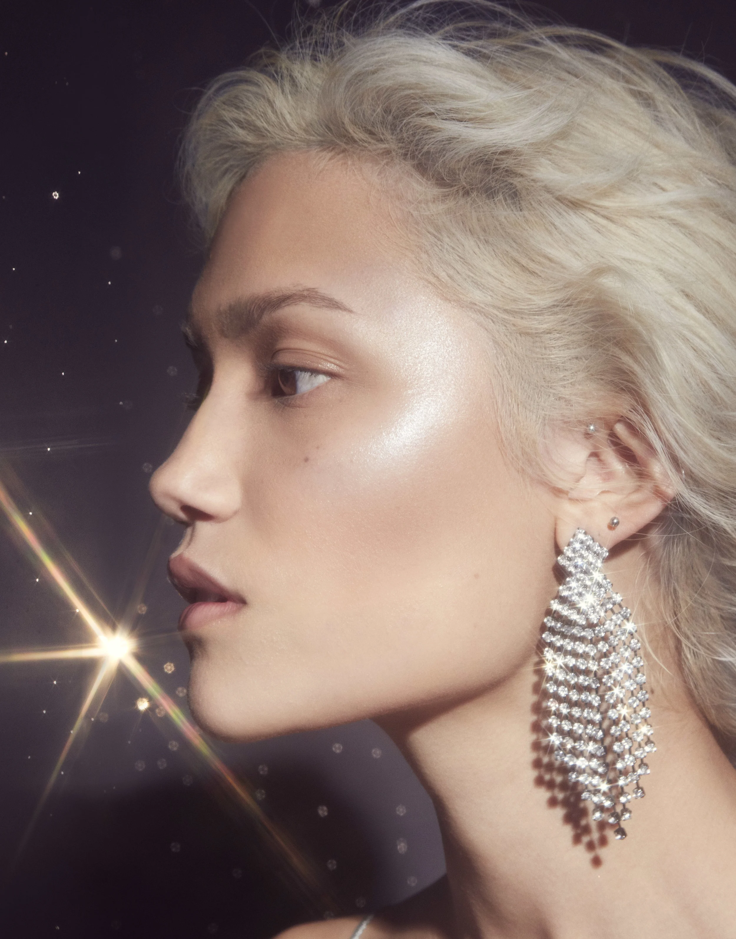 Haloscope_Update_Campaign_Charlotte_Moonstone_2_PDP-crop.jpg