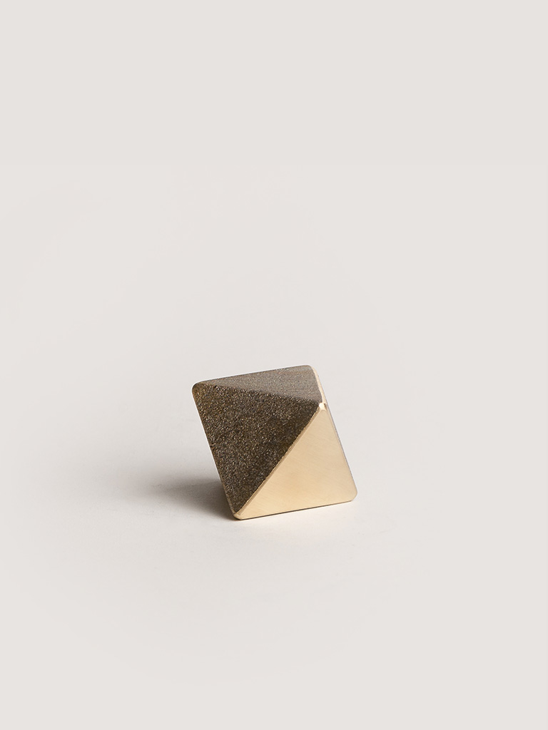ART&ARTICLE - Brass Triangle Paperweight